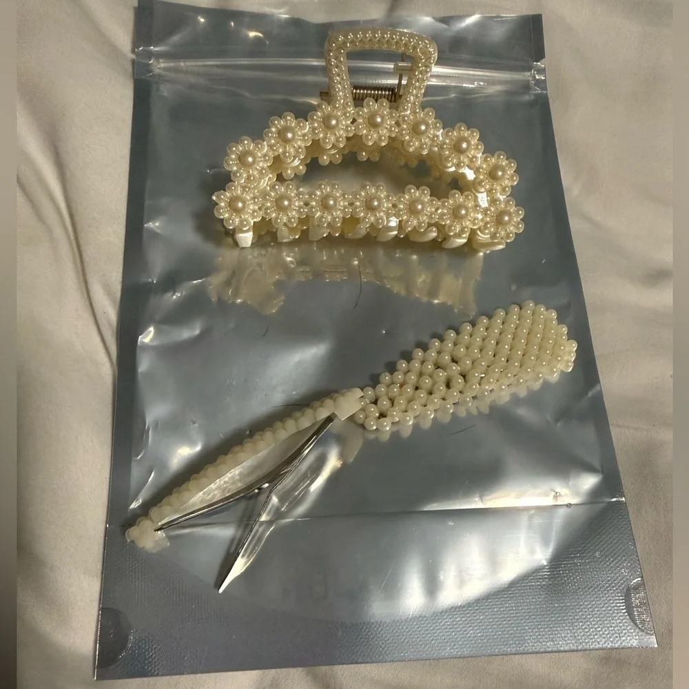 Hair Clip Set (3 pieces) off White Pearlized! Beautiful for a new Bride!